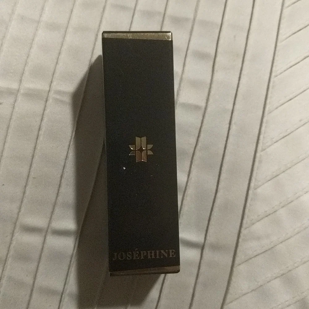 NWT liquid eyeshadow